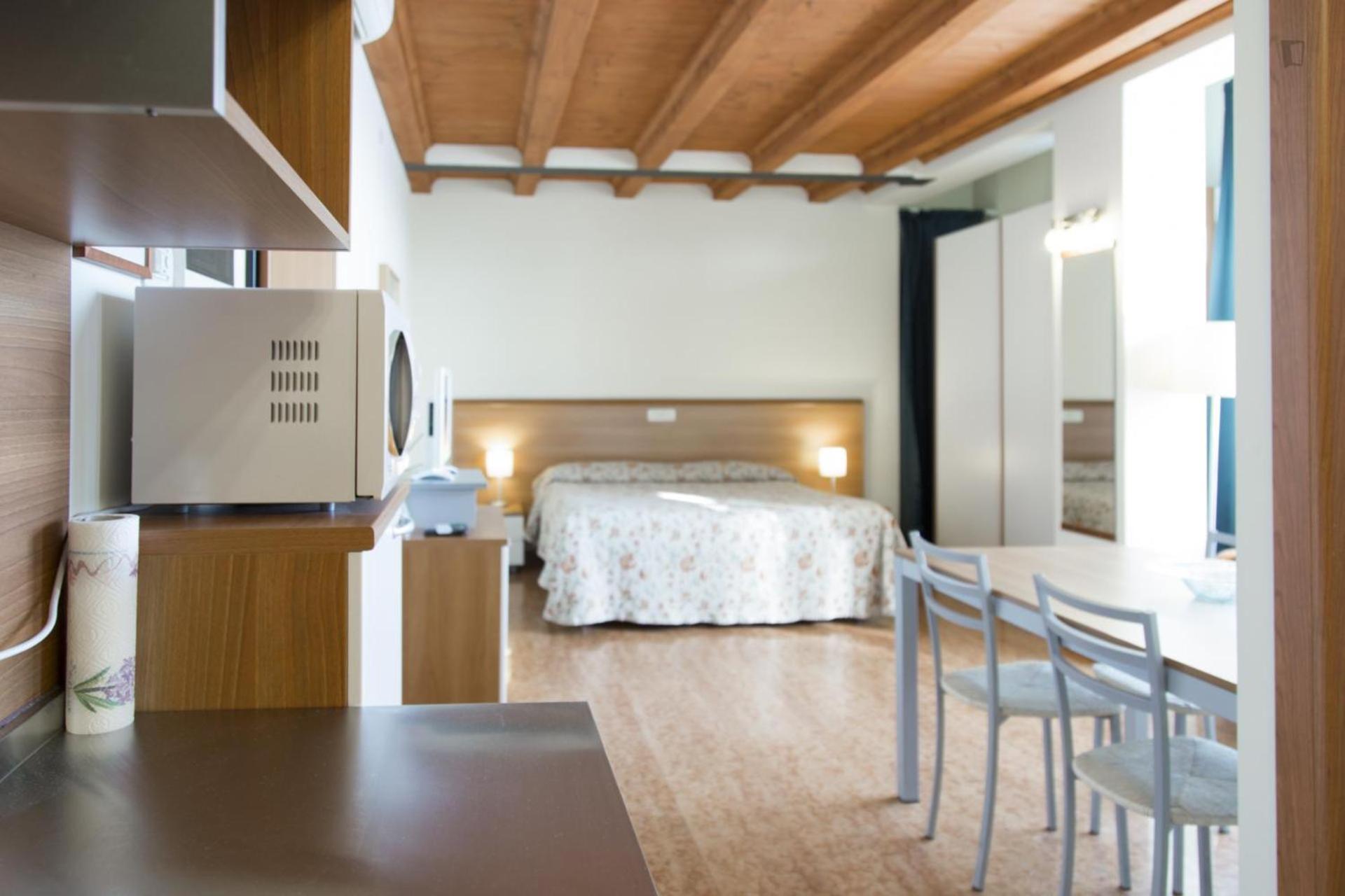 Residenza Carracci Aparthotel Bologna Exteriör bild