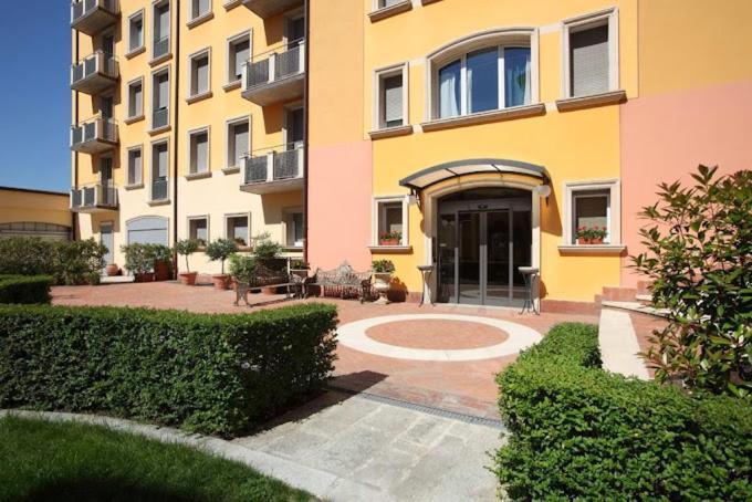 Residenza Carracci Aparthotel Bologna Exteriör bild