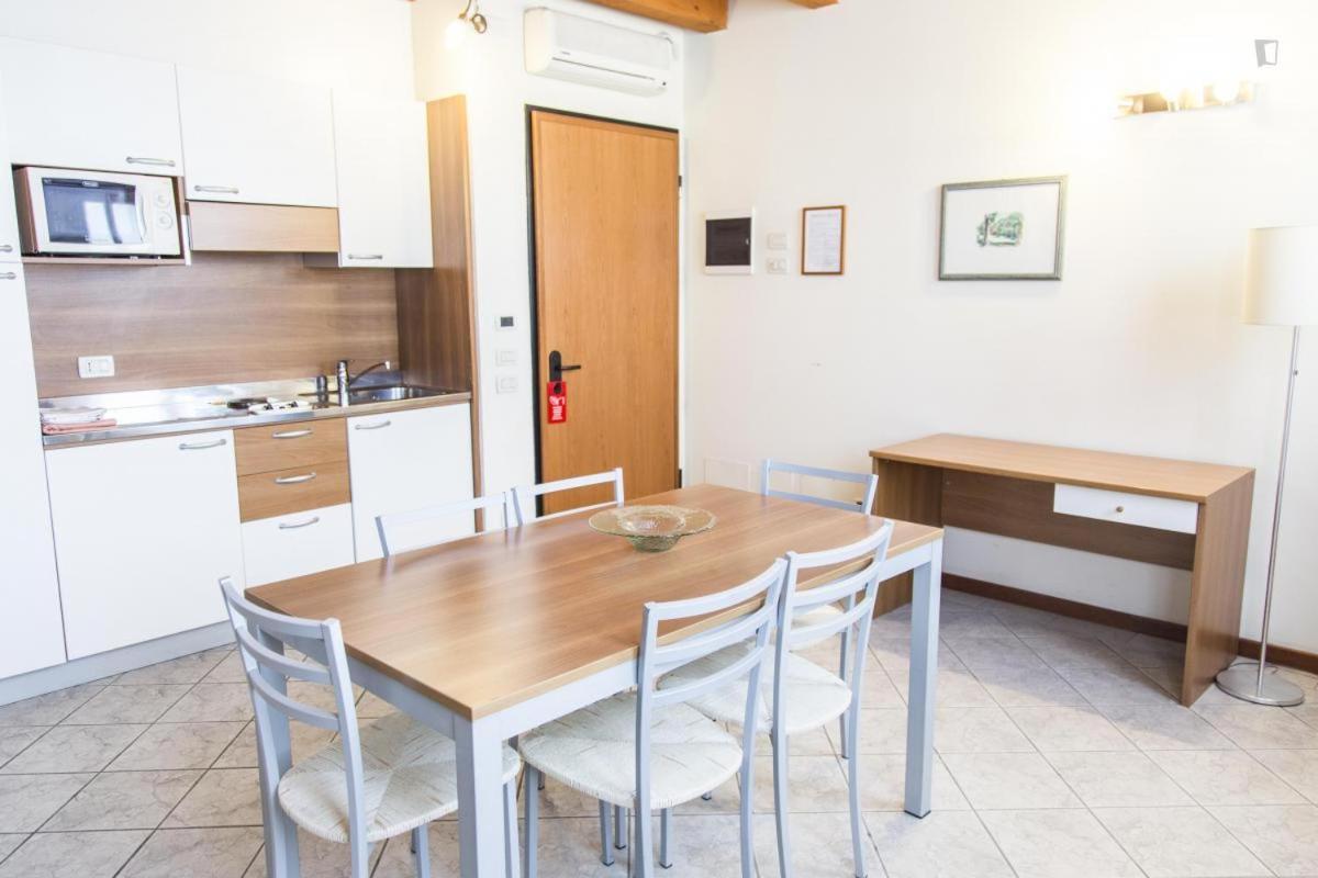 Residenza Carracci Aparthotel Bologna Exteriör bild