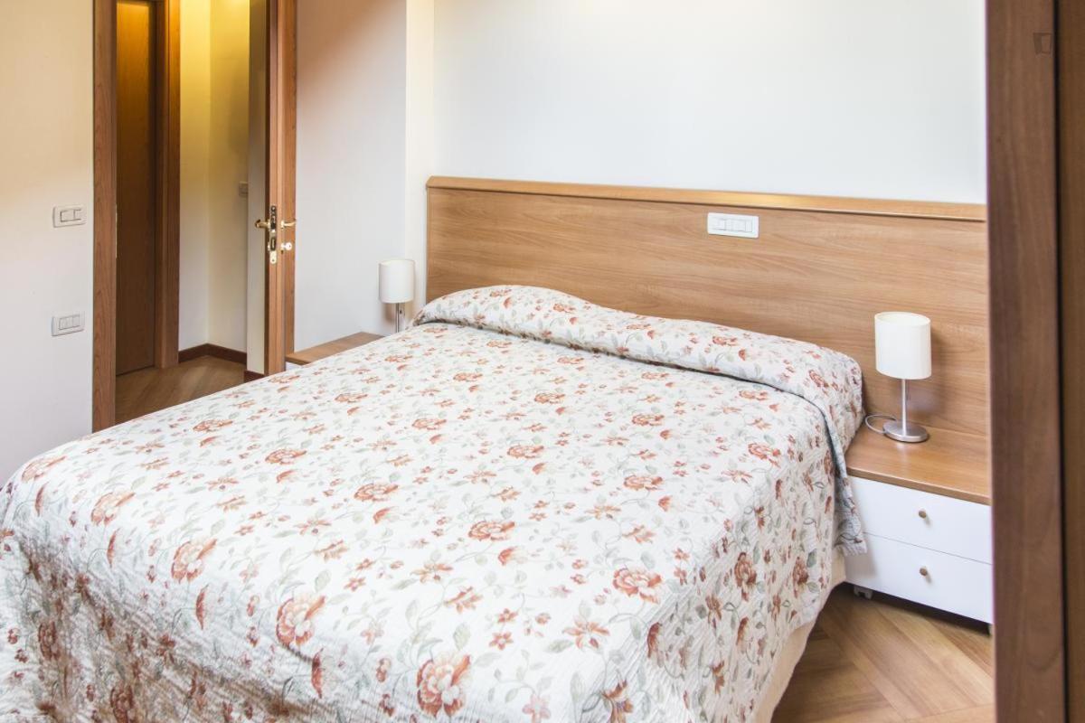 Residenza Carracci Aparthotel Bologna Exteriör bild