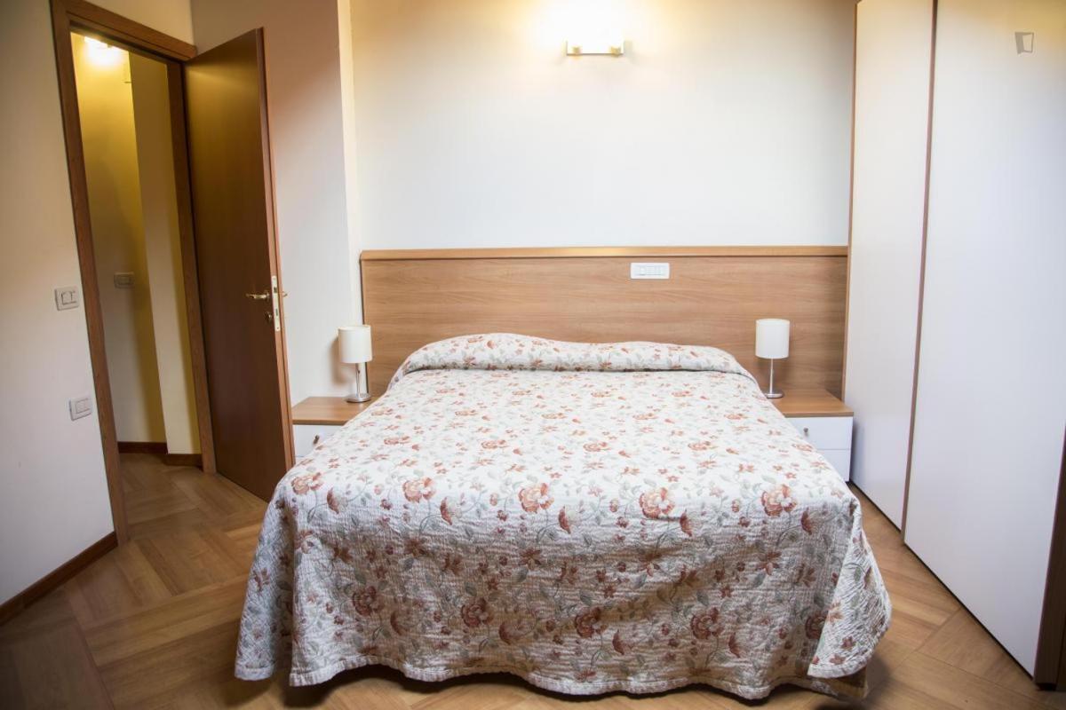 Residenza Carracci Aparthotel Bologna Exteriör bild